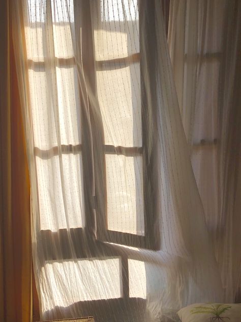 #home #aesthetic #summer #flowy #curtains #spain Flowy Curtains, Aesthetic Curtains, Curtain Aesthetic, Window Curtains Bedroom, Curtain Headings, Window Ledge, Net Curtains, Home Aesthetic, 背景 シンプル