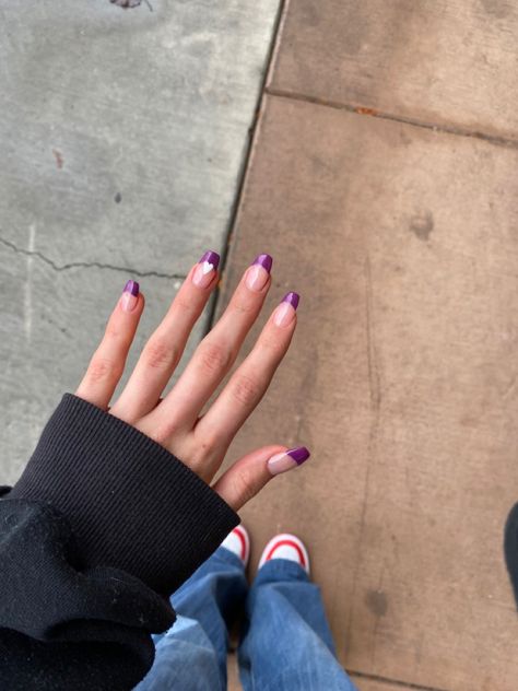 Purple Blue French Tip Nails, Plum Nails French Tip, French Tip Dark Purple, Dark Purple French Tip Nails Acrylic, Dark Purple Nails French Tip, Plum French Tip Nails, Dark Purple French Nails, Dark Purple French Tips, Violet French Nails