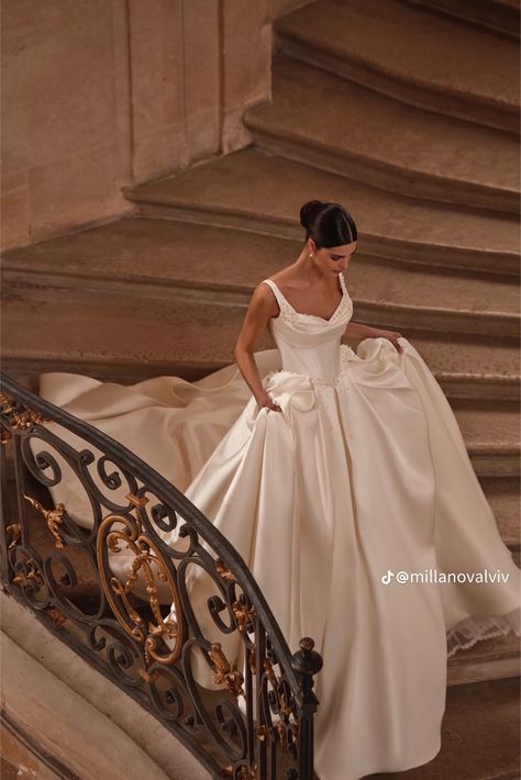 Big Bow On Wedding Dress, Elegant Princess Wedding Dress, Aphrodite Wedding Dress, Pretty Wedding Dresses Princesses, Princess Ballgown Wedding Dresses, Sleek Wedding Dress, Big Wedding Dresses, Princess Bridal Gown, Classy Wedding Dress