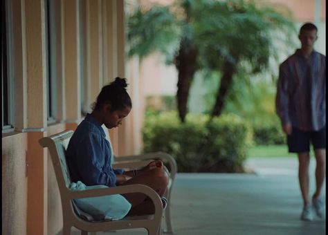 Waves Movie, Waves 2019, Lucas Hedges, Taylor Russell, Hedges, Blue