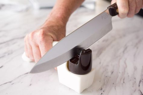 12 Kitchen Knife Safety Tips | Cutco Kitchen Knife Skills Tutorials, Knife Safety, How To Cook Brats, Knife Techniques, Cut Butternut Squash, Knife Skills, Recipes Learn, Best Kitchen Knives, Kitchen Safety