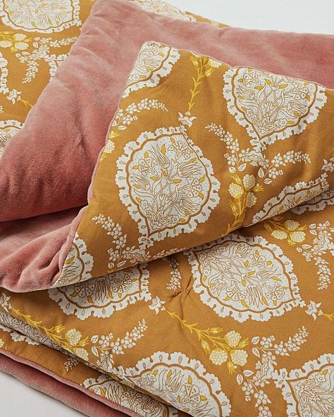 Paisley & Velvet Double Bedspread | Oliver Bonas Paisley Bedroom, Velvet Bedspread, Colorful Planters, Anthropologie Style, Boho Paisley, Block Print Quilt, Dreams Beds, Vintage Sewing Machines, Bed Curtains