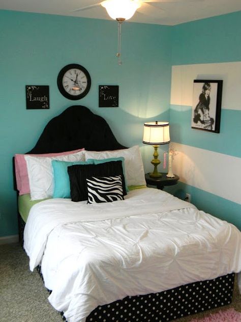 Girls Bedroom Wall Color, Fresh Bedroom Decor, Teal And Gray Bedroom, Dark Teal Bedroom, Parisian Room, Mint Green Bedroom, Teal Bedroom Decor, Black And Grey Bedroom, Paris Themed Bedroom