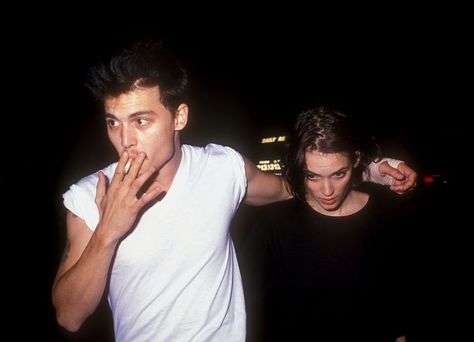 The Party Scene Before Social Media - Candid Photos of Wild Early 90s Hollywood Johnnie Depp, Johnny And Winona, Johnny Depp And Winona, Winona Forever, Young Johnny Depp, John Waters, Hollywood Couples, Hollywood Party, Nicolas Cage