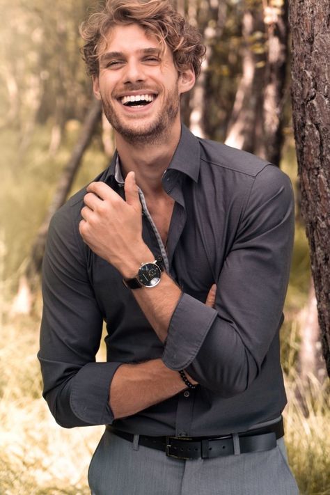 Cindy Bruna, Model Man, Male Models Poses, Smiling Man, Men Photography, Best Poses For Men, Mens Lifestyle, Male Poses, Photography Poses For Men