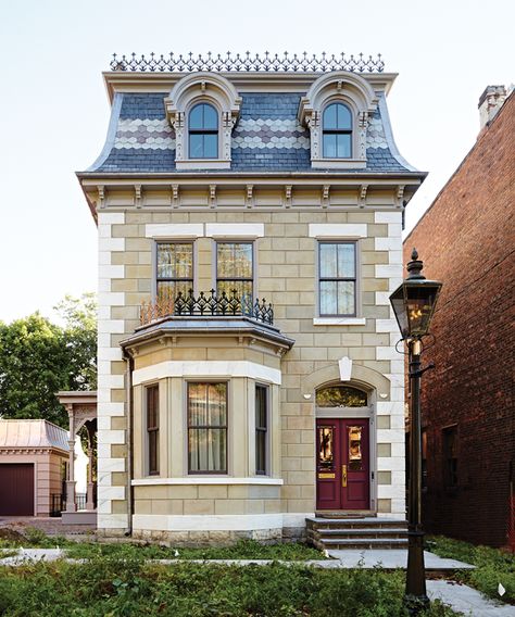 House & Home English Townhouse, Spooky Village, Old House Design, Residence Architecture, Lovely Houses, Colorful Homes, Townhouse Exterior, Historical Homes, Decorating 101