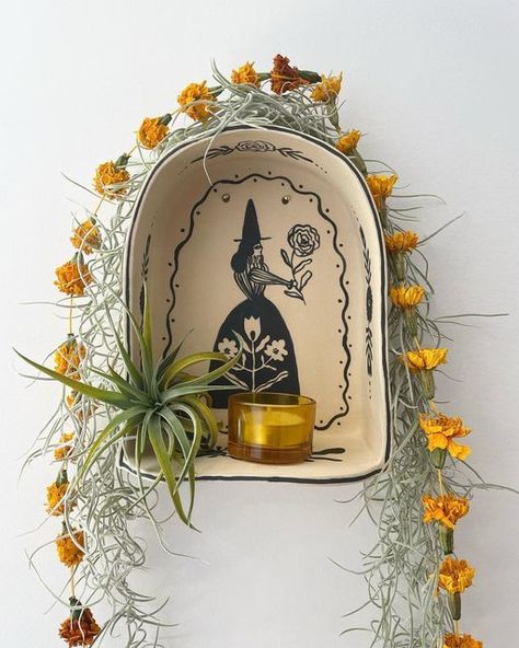 Wall Shrines, Witches Altar, Keramik Design, Clay Wall, Pottery Crafts, Ceramics Pottery Art, Clay Art Projects, Ceramics Ideas Pottery, Diy Clay Crafts