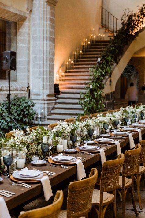 Spanish Vibe Wedding, Elegant Hacienda Wedding, Hacienda Siesta Alegre Wedding, Intimate Wedding Reception Decor, Latin American Wedding, Mexican Wedding Reception, City Wedding Decor, Rancho Wedding, Wedding Reception Elegant