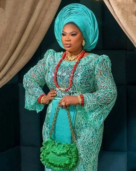 Blouse And Iro Styles, Iro And Buba Styles Lace Classy, Blouse Lace Styles, Iro And Blouse Lace Styles Latest, Iro And Buba Styles Lace, Blouse And Wrapper, Iro And Buba, Lace Blouse Styles, Lace Dress Classy