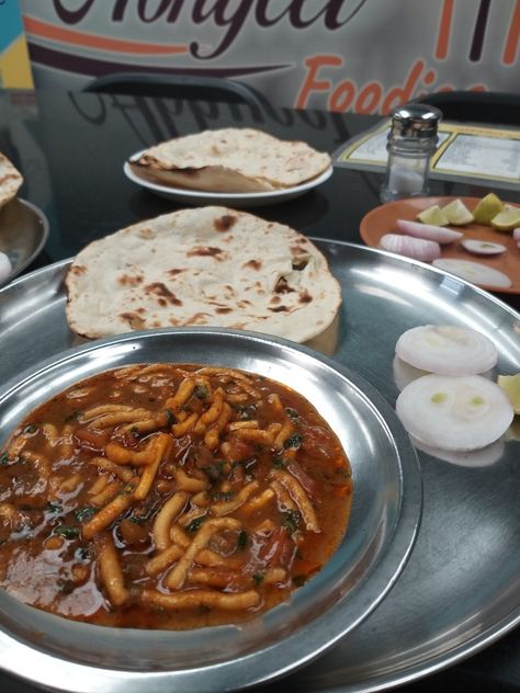 Shev bhaji.... yummmy teasty😋😋😋❤❤❤ Shev Bhaji Recipe, Bhaji Recipe, Jeera Rice, Food Lab, Yummy Comfort Food, Group Photo, Indian Food, Food Photo, Indian Food Recipes