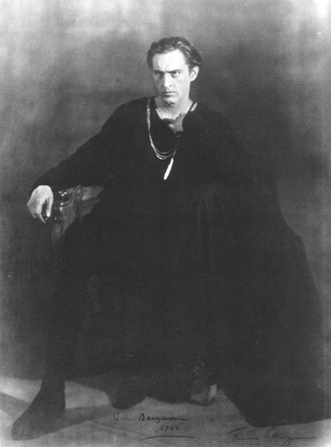 John Barrymore as Hamlet - 1922 Barrymore Family, Teaching Shakespeare, John Barrymore, Shakespeare Hamlet, Silent Film Stars, Richard Iii, Stage Actor, Silent Movie, Silent Film