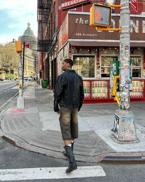 cowboy boots + jorts combo = perfection #springstyle #cowboyboots #outfitinspo #streetstyle #nycfashion Streetwear Cowboy Boots, Boot Outfits Men, Cowboy Boots Outfit Mens, Cowboy Outfit Men, Cowboy Boots Street Style, Motorcycle Boots Outfit, Cowboy Boots Outfit, Girl Therapy, Boots Outfit Men