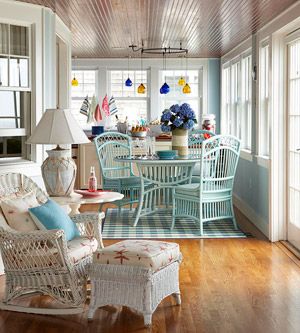 Cottage Porch White Wicker Furniture, Indoor Porch, Balkon Decor, Cottage Porch, Enclosed Porches, Wicker Decor, White Wicker, Cottage Living, Home Design Decor