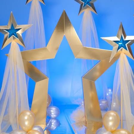 Star Graduation Theme, Cardboard Arch, Kindergarten Graduation Ceremony, Night To Shine, Background Stars, Star Centerpieces, Graduation Crafts, Balloon Kit, Preschool Graduation