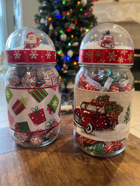 These adorable snow globe mason jars will be a great addition to your Christmas decor or an adorable gift for a loved one. The lids come off and you can put your favorite treat or treasures inside the jar. Love how these look filled with candy. The Neighbors really appreciated them too! Candy not included. Small ribbon on lid may vary. Snow Globe Mason Jar, Aesthetic Home Decor Ideas, Craft Aesthetic, Mason Jar Candy, Christmas Candy Jars, Mason Jar Christmas Gifts, Personalized Mason Jars, Craft Craft, Easy Christmas Gifts