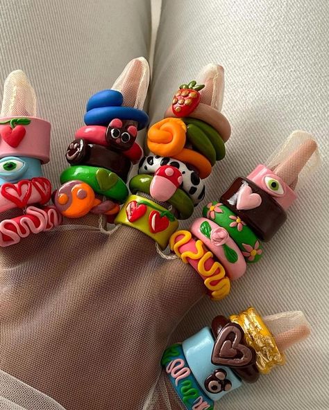 Fimo Ring Ideas, Small Things To Make With Clay, Cute Things To Make With Clay, Chunky Clay Rings, Clay Small Business, Fimo Ring, Diy Clay Rings, Rings Colorful, Colorful Rings