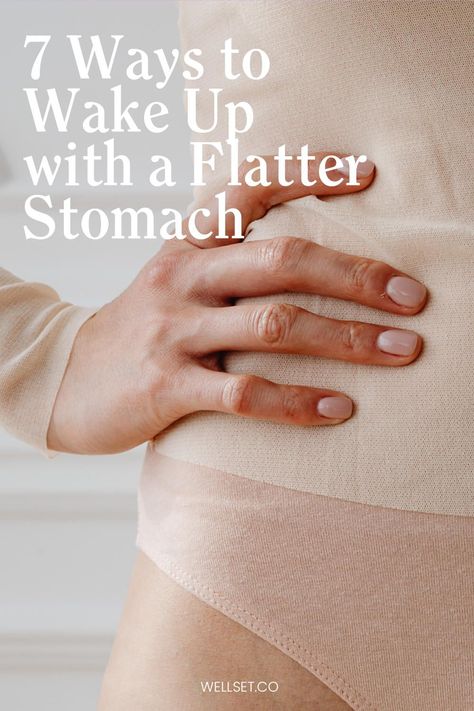 How to naturally reduce bloat and wake up to a flatter stomach. #wellness #nutrition #fitness #selfcare How To Debloat, Reduce Bloat, Stomach Swelling, Diet Detox, Bloated Stomach, Ways To Wake Up, Flatter Stomach, Bloated Belly, Natural Therapy