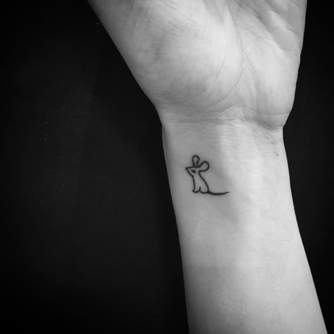 Little mouse tattoo tiny wrist tattoo Tattoo Ideas Tumblr, A Small Tattoo, Mouse Tattoo, Rat Tattoo, Tattoo Tiny, Tiny Wrist Tattoos, Mouse Tattoos, Wrist Tattoos For Guys, Cute Little Tattoos