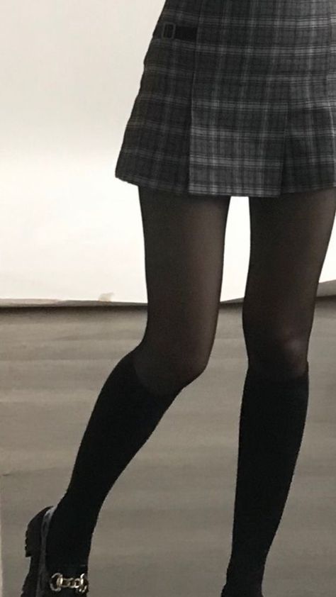 Highschool Uniforms Aesthetic, School Uniform Skirt Outfits, Aesthetic High School Outfits, School Skirt Aesthetic, School Outfits With Skirt, Uniform Aesthetic Girl, School Outfits Highschool Aesthetic, School Aesthetic Uniform, Vintage School Outfits