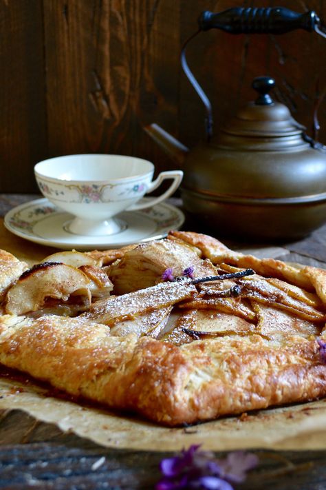 Rustic Pear Crostata | Ciao Chow Bambina Pear Crostata, Pork Pot, Ic Diet, Pumpkin Granola, Pie Dough Recipe, Poached Pears, Pear Recipes, Rhubarb Recipes, Dessert Ingredients