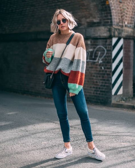 Oversized sweater, skinny jeans & platform sneaker Everyday Outfits For School, Denim On Denim, Outfit Trends, Victoria Secrets, Mode Inspo, 가을 패션, Inspiration Mode, Ladies Dress Design, Mode Inspiration