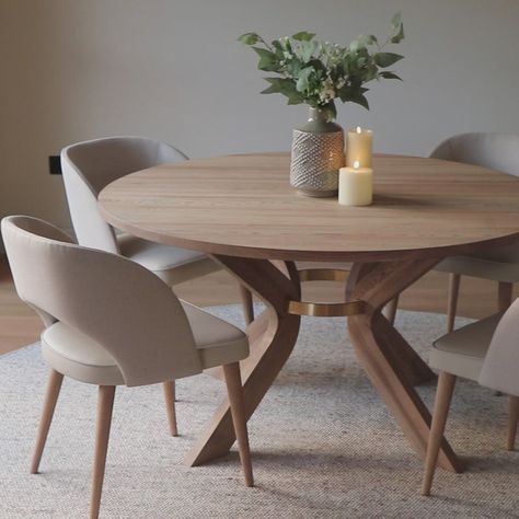 Salamanca Extendable Round Dining Table – Pod Furniture Ireland Dining Room Round Table Ideas, Cheap Couches, Expandable Round Dining Table, Extendable Round Dining Table, Round Extendable Table, Round Dining Table Decor, Small Round Dining Table, Round Dinner Table, Round Extendable Dining Table