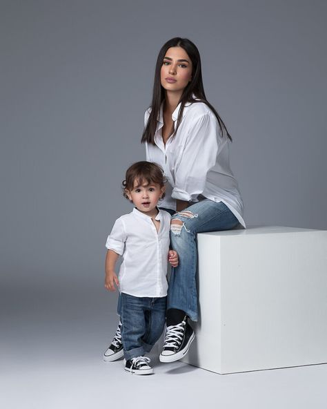 Mommy and Baby session Vogue Style Mother And Son Photoshoot Studio, Mother Son Matching Outfits, Mother Son Poses, Black And White Maternity Photos, Mommy Son Pictures, Photoshoot Los Angeles, Mommy Daughter Photoshoot, Mother Son Photos, Black And White Maternity