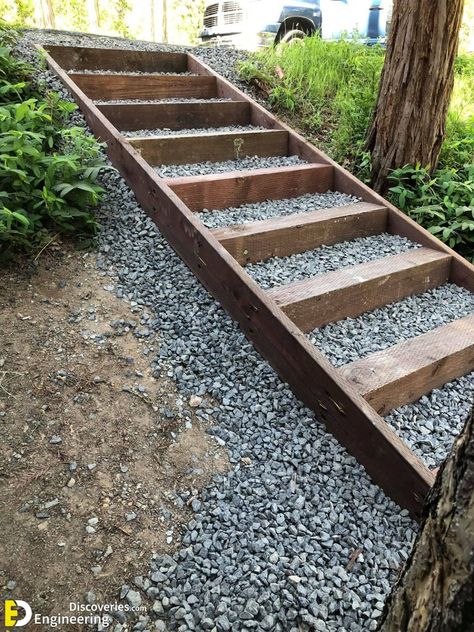 31+ Fantastic Ideas To Make Your Own Steps In Your Garden | Engineering Discoveries Block Stairs Outdoor, Wooden Stairs Outdoor, Cinder Block Stairs, Railroad Tie Steps, Exterior Stairs Design, Block Stairs, Bungalow Garden, Cabin Landscape, Portugal House