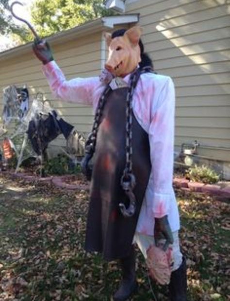 Butcher Costume, Halloween Tunnel, Hayride Ideas, Scary Farm, Haunted Woods, Haunted Hayride, Halloween Outside, Fun Halloween Crafts, Butcher Shop