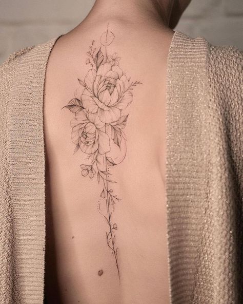 Eldritch Tattoo, Snowman Tattoo, Rose Tattoo On Back, Fusion Studio, Floral Back Tattoos, Spinal Tattoo, Flower Spine Tattoos, Spine Tattoo Ideas, Feminine Tattoo Sleeves