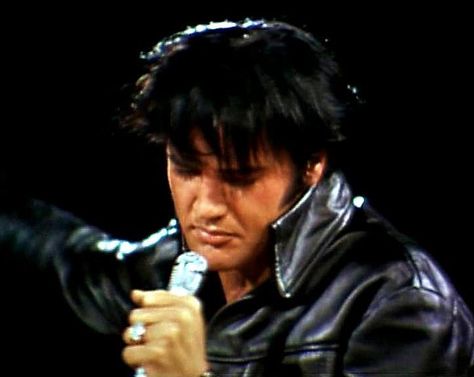 Elvis performing "If I Can Dream" in Black Leather. Elvis Performing, Elvis 1968, Elvis 68 Comeback, Elvis Presley Christmas, Elvis 68 Comeback Special, 68 Comeback Special, Elvis Presley Priscilla, If I Can Dream, Elvis Pictures