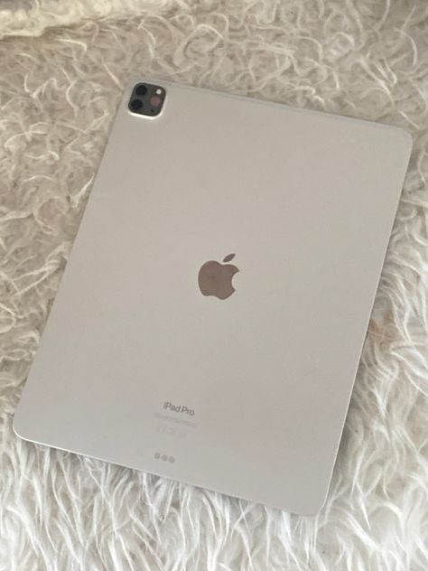 Ipad Pro Silver Aesthetic, Ipad Pro Silver, Ipad Pro White, Ipod Pro, Apple Pro, Antlers Decor, Apple Iphone Accessories, Cute Stationary School Supplies, Electronic Appliances