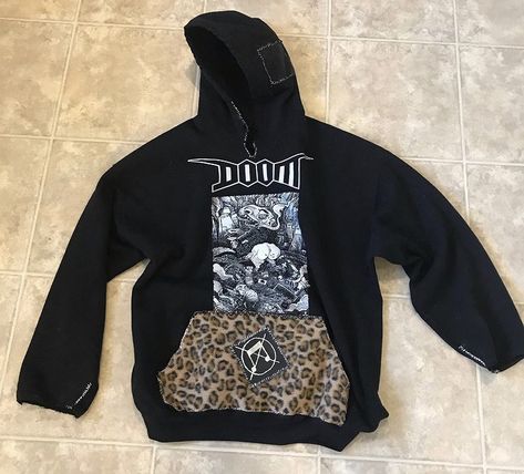 Crust Jacket Ideas, Grindcore Outfit, Crust Hoodie, Bleached Hoodie Designs Alt, Crust Punk Fashion, Punk Patch Hoodie, Punk Hoodie With Graphic Print, Crust Punk Hoodie, Punk Hoodie