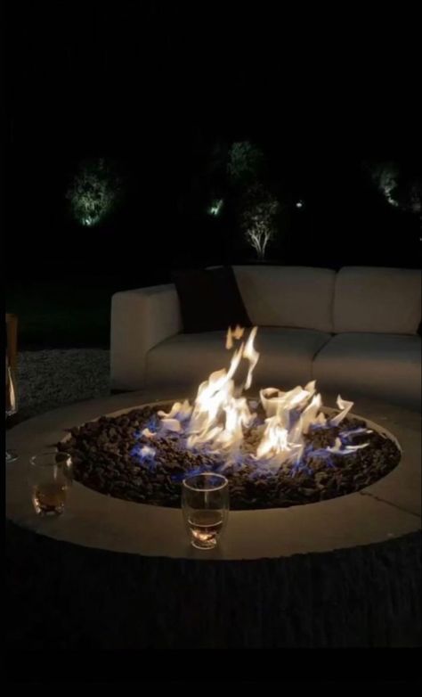 Aesthetic Fire Pit, Fire Pit Aesthetic Night, Fire Pit Aesthetic, Bond Fire, Wallpaper Fire, Aesthetic Fire, Fake Fire, Fire Aesthetic, Outside Fire Pits