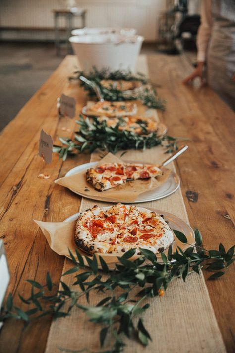 5 Non-Sweet Alternatives to Wedding Cake - I DO Y'ALL Pizza Wedding, Pizza Buffet, Authentic Pizza, Pizza Truck, Wedding Cake Alternatives, Pizza Bar, Reception Food, Bar Wedding, Fire Pizza