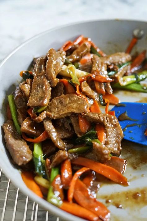 aip mongolian beef 4 Black Pepper Angus Steak, Panda Express Recipes, Black Pepper Beef, Angus Steak, Beef Flank, Black Pepper Chicken, Aip Paleo Recipes, Mongolian Beef, Marinated Beef