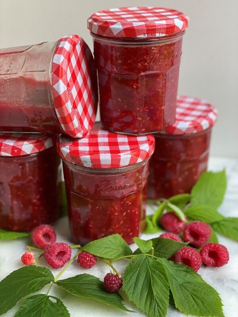 Razzleberry Jam, Raspberry Rhubarb Jam, Rhubarb Freezer Jam, Jam Raspberry, Rhubarb Jelly, Raspberry Freezer Jam, Rhubarb Crumble Recipes, Blueberry Rhubarb, Rhubarb Jam Recipes