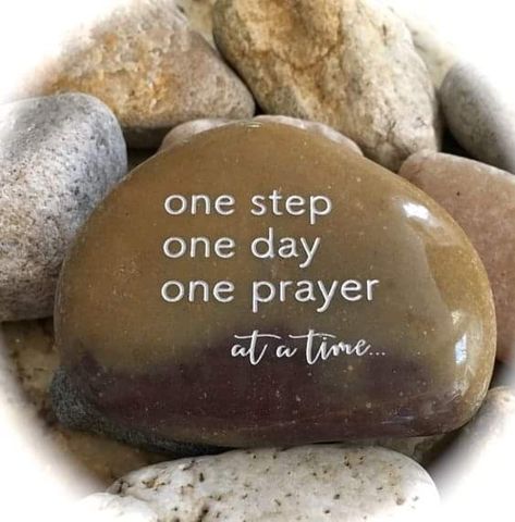 God Rocks Painted, Faith Based Painted Rocks, Prayer Rocks, Rock Sayings, Inspirational Rocks, Diy Rock Art, Prayer Box, Inspirational Quotes God, 12 Step