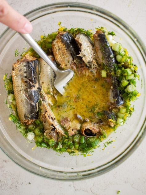 Delicious Sardine Recipes, 3 Day Sardine Fast, Tin Sardines Recipes, Mediterranean Sardine Recipes, Sardine Recipes Canned Healthy, Sardine Salad Recipes, Sardine Meals, Recipes With Sardines, Sardines Recipes Canned