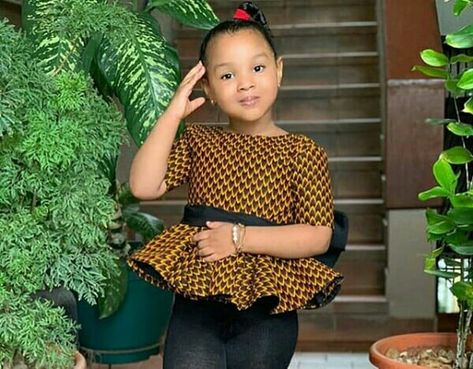 Peplum Top For Kids, Peplum Top With Skirt, African Print Peplum Top, Peplum Ankara, Ankara Blouse, Pallet Home Decor, Cultural Fashion, Traditional Weddings, Printed Peplum Top