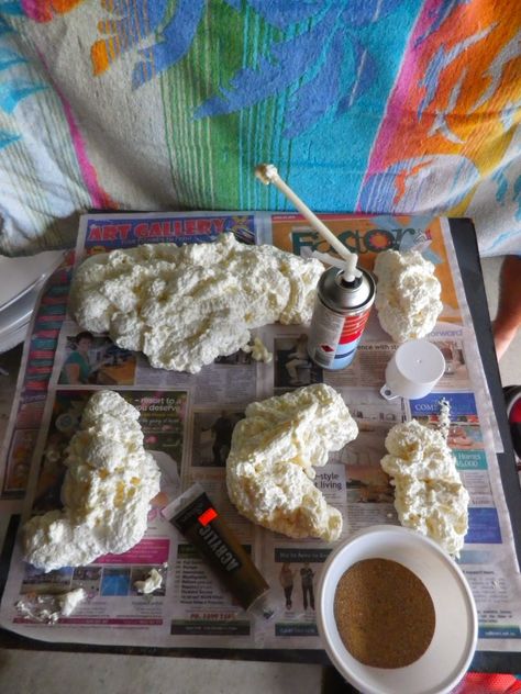 Delta Vector: Quick Cheap Terrain - Expanding Foam Hills in 30 minutes Dnd Diy, Dnd Crafts, Expanding Foam, Mini Mundo, Pva Glue, Warhammer Terrain, Game Terrain, Miniature Gaming, Christmas Village Display