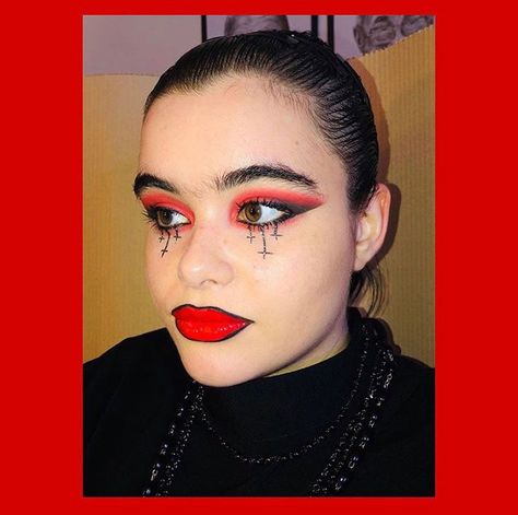 Kat Euphoria, Unconventional Makeup, Barbie Ferreira, Purple Lipstick, Green Makeup, Top Makeup Products, Spring Makeup, Clown Makeup, Makeup Videos