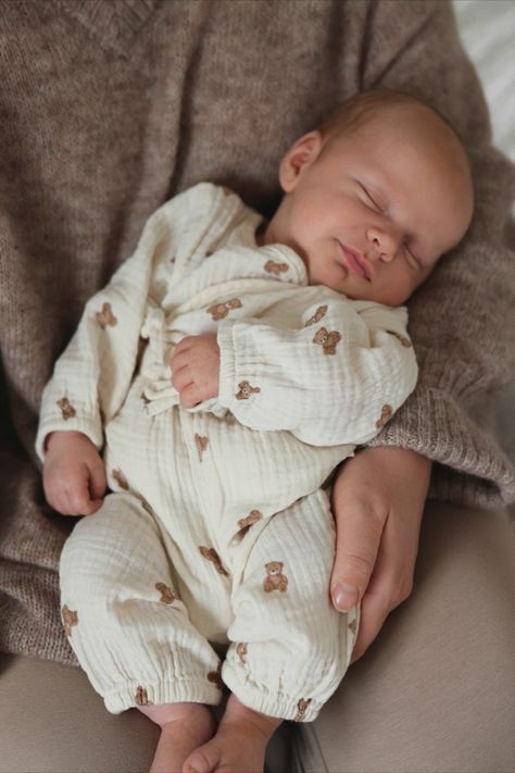 Baby Outfits Newborn Outfit Baby Boy, Baby In Teddy Bear Outfit, How To Dress Newborn In Summer, Gender Neutral Newborn Hospital Outfit, Baby Boy Announcement Outfit, Newborn Boy Hospital Outfit, Newborn Outfits Hospital, Newborn Boy Outfits Coming Home, Newborn Outfits Bringing Home