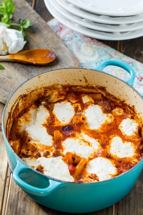 Ziti With Sausage, Easy Dutch Oven Recipes, Oven Dinners, Dutch Oven Recipes Cast Iron, Le Creuset Recipes, Cooking Beets, Le Creuset Dutch Oven, Dutch Oven Cooking, Sweet Italian Sausage