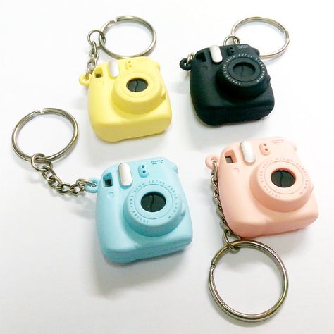 Fujifilm Disposable Camera, Instax Mini 8 Camera, Phone Essentials, Instax Mini Camera, Fujifilm Instax Mini 8, Camera Keychain, Instax Camera, Polaroid Photography, Dslr Photography Tips