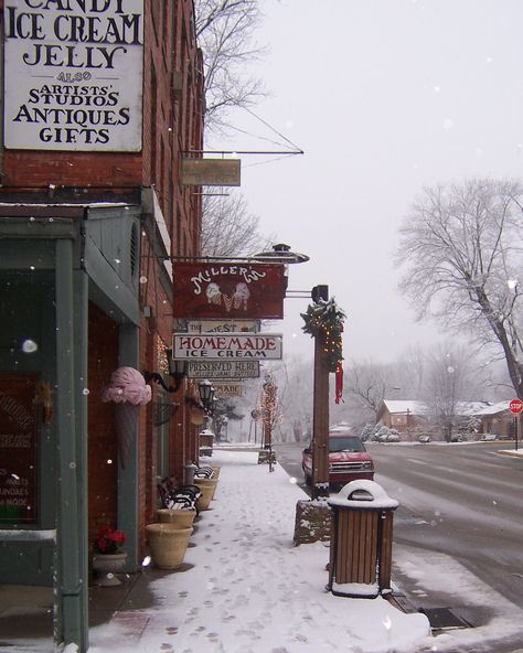 Nashville, Indiana, Some of the shops close after Christmas to rest till spring, but not all, that is when the locals go to the coffee shop and sit by the fireplace with the brass sun on it and warm their toes and drink hot cider or a Viking drink called Hom Santa Claus Indiana, Nashville Indiana, Brown County Indiana, Indiana Girl, Winter January, Government Website, Brown County, Southern Indiana, Indiana Travel