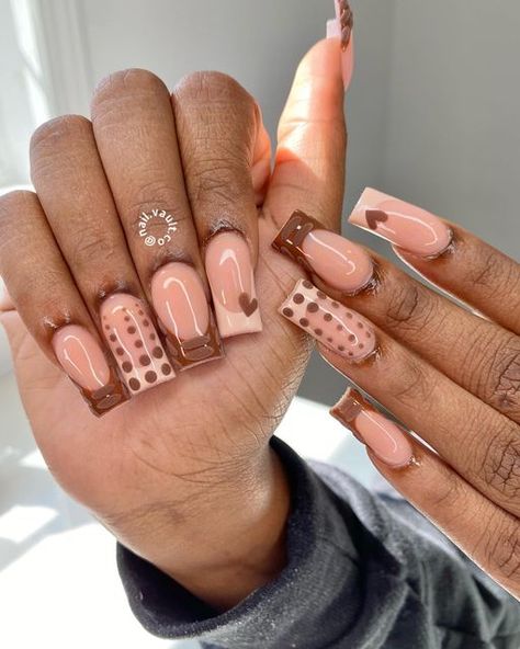 Cute Fall Nails Designs, Fall Sets Nails Short, Brown Nails Medium Length, Fall Nail Sets Acrylic Short, Short Fall Acrylic Nails Designs, Medium Square Nails Designs Fall, Medium Square Acrylic Nails Fall, Fall Nails With Pink, Fall Square Acrylic Nails Medium