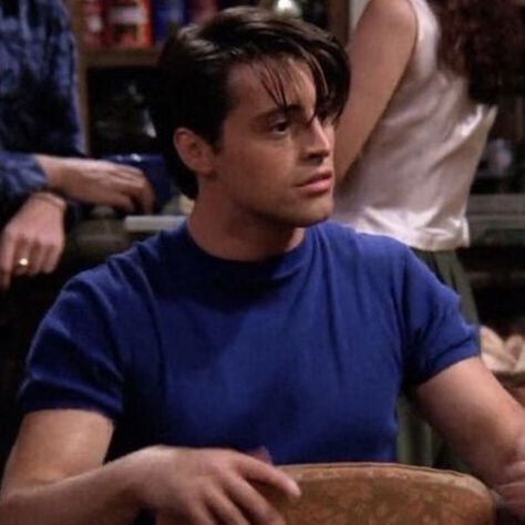 @saintneea Mat Leblanc, Monica Geller Outfits, Outfits Blazer, Joey Friends, Friends Scenes, Friends Episodes, Matt Leblanc, Friends Cast, Ross Geller