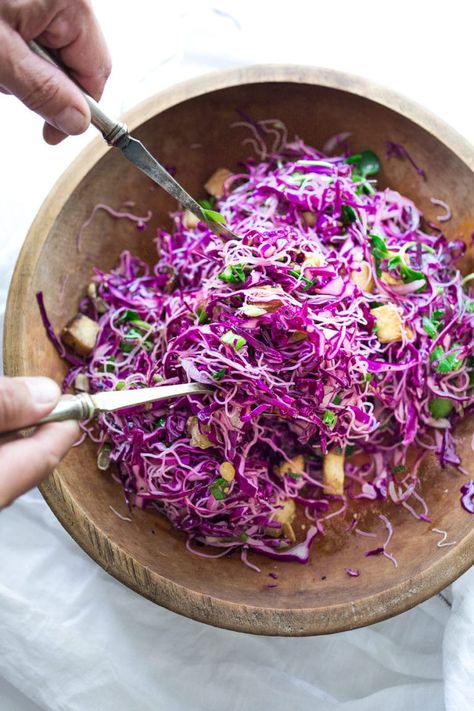 Sesame Cabbage Noodle Salad with rice noodles, crispy tofu, scallions cilantro and crunchy roasted peanuts. Vegan, Gluten-free! | www.feastingathome.com #crispytofu #noodles #noodlesalad #cabbagesalad #asiancabbagesalad #vegan Cabbage Noodle Salad, Salad With Rice Noodles, Salad With Rice, Recipes Cabbage, Recipes Tuna, Mexican Pasta, Rice Noodle Salad, Cabbage Rice, Vegan Coleslaw