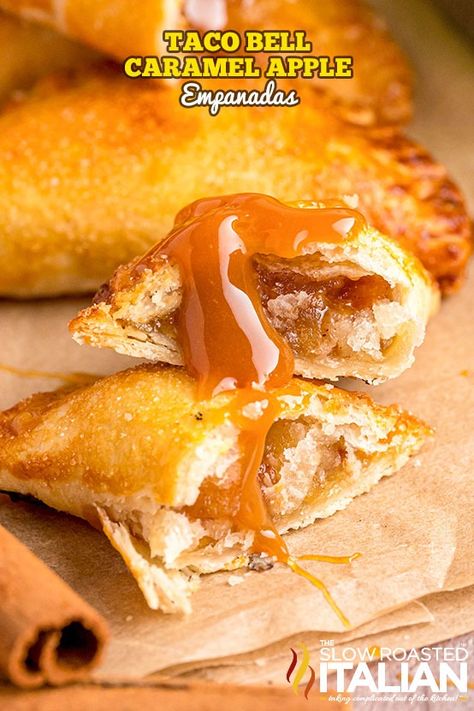 Copycat Taco Bell Caramel Apple Empanadas - The Slow Roasted Italian Caramel Apple Pie Cookies, Apple Empanadas, Mini Caramel Apples, Salted Caramel Apple Pie, Apple Pie Cookies, Apple Hand Pies, Mini Torte, Pie Cookies, Mini Apple Pies